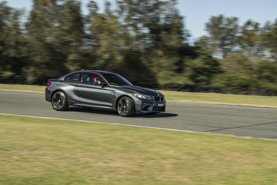  BMW M2 Coupe (F87) 2016 года  (AU) (фото 19 из 40)